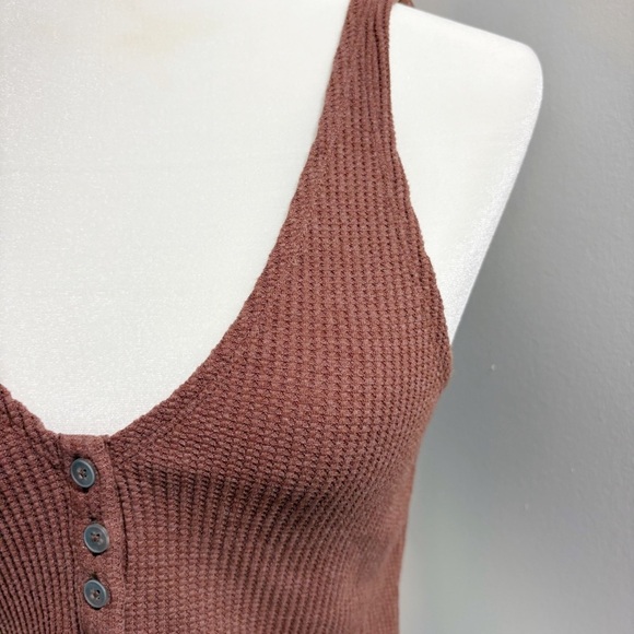 Lunya Ribbed Waffle Knit Pima Cotton Cropped Tank Top Size Medium Brown Henley - Picture 5 of 11
